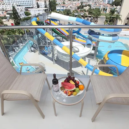 アパートホテル Anastasia Splash Residences