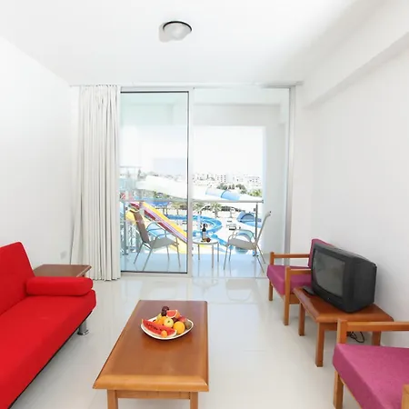 アパートホテル Anastasia Splash Residences プロタラス