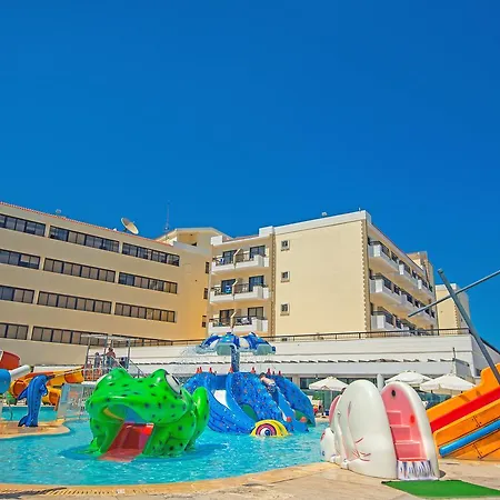アパートホテル Anastasia Splash Residences