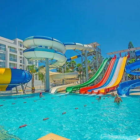 アパートホテル Anastasia Splash Residences 4*